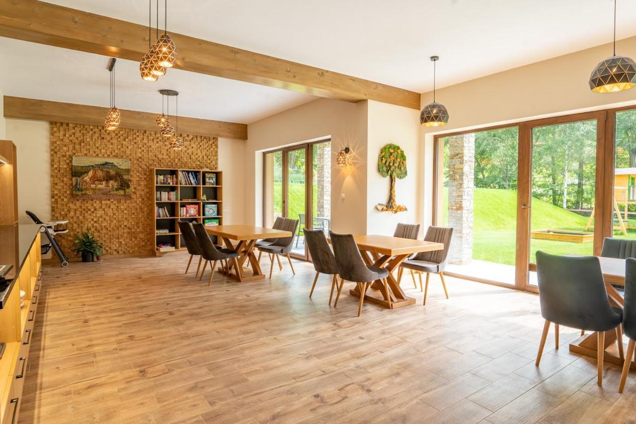 Apartamenty Mariza Szczawnica Jaworki: Mountain Retreat with Heated Pool & Sauna Exterior photo